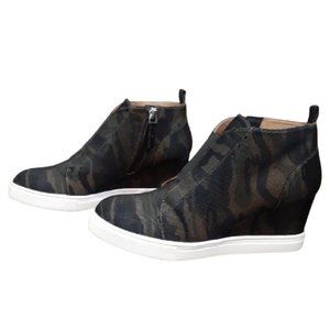 Linea Paolo ‘Felicia’ Wedge Bootie Camo Size 6